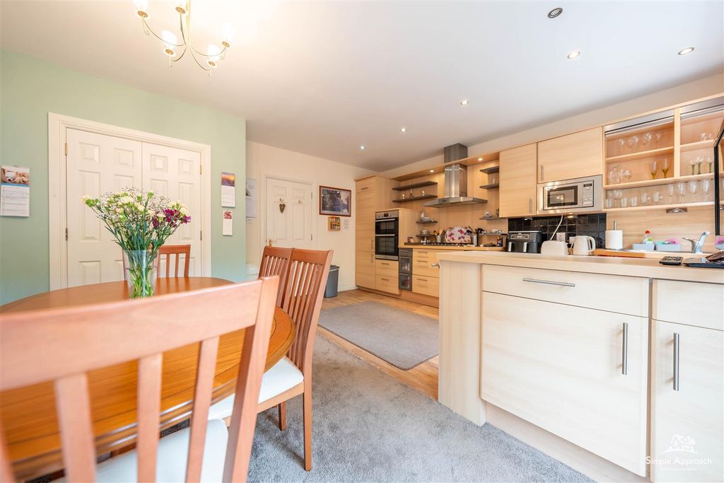 Additional image 8 of 4 bed property for saleRosslyn Avenue, Perth PH2