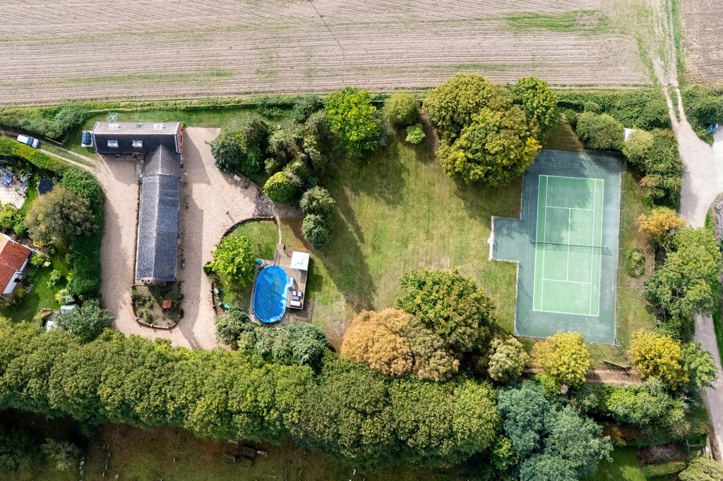 Property photo 3 of 34 Hhhastings Hall-71