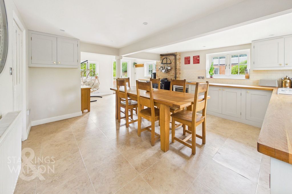 Property photo 3 of 29