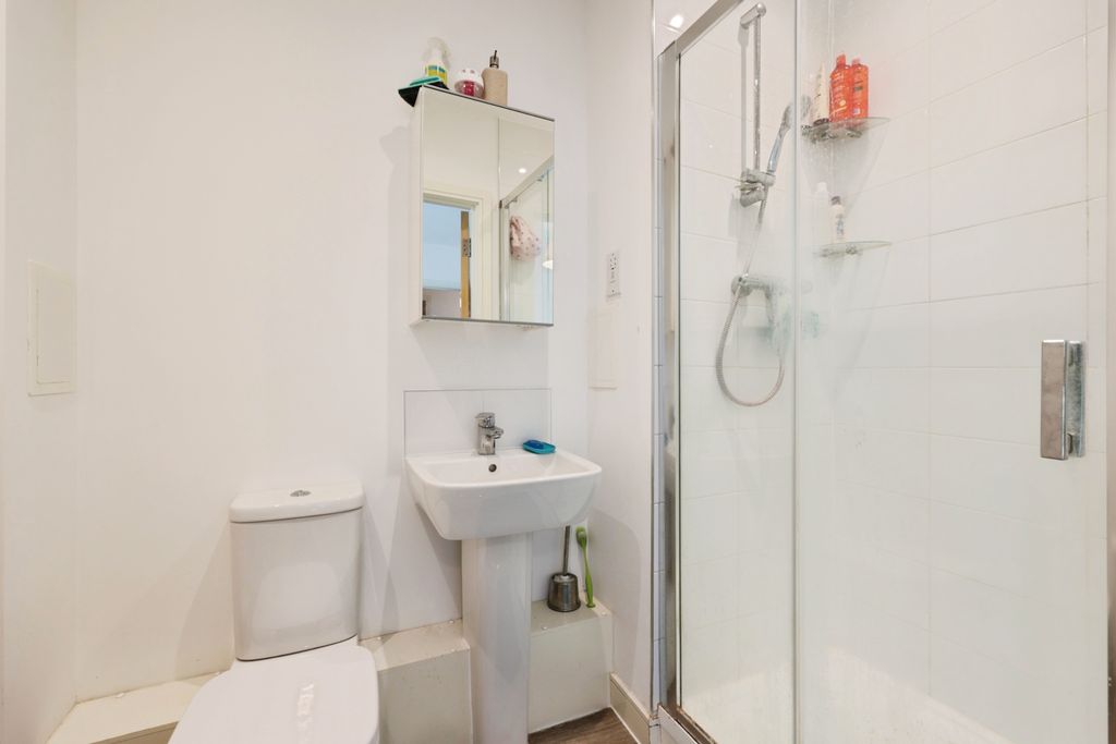 Additional image 11 of 2 bed flat for saleRidding Lane, Greenford UB6