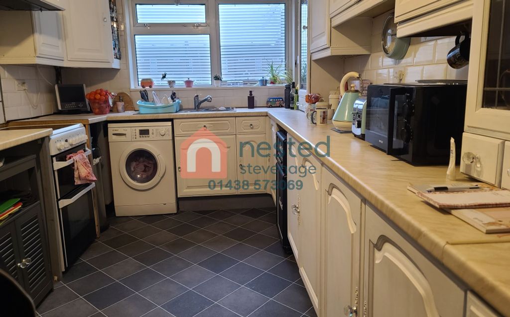 Property photo 2 of 18 Kitchen