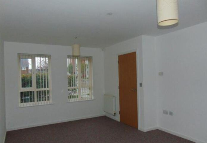 Property photo 3 of 11 Living Room