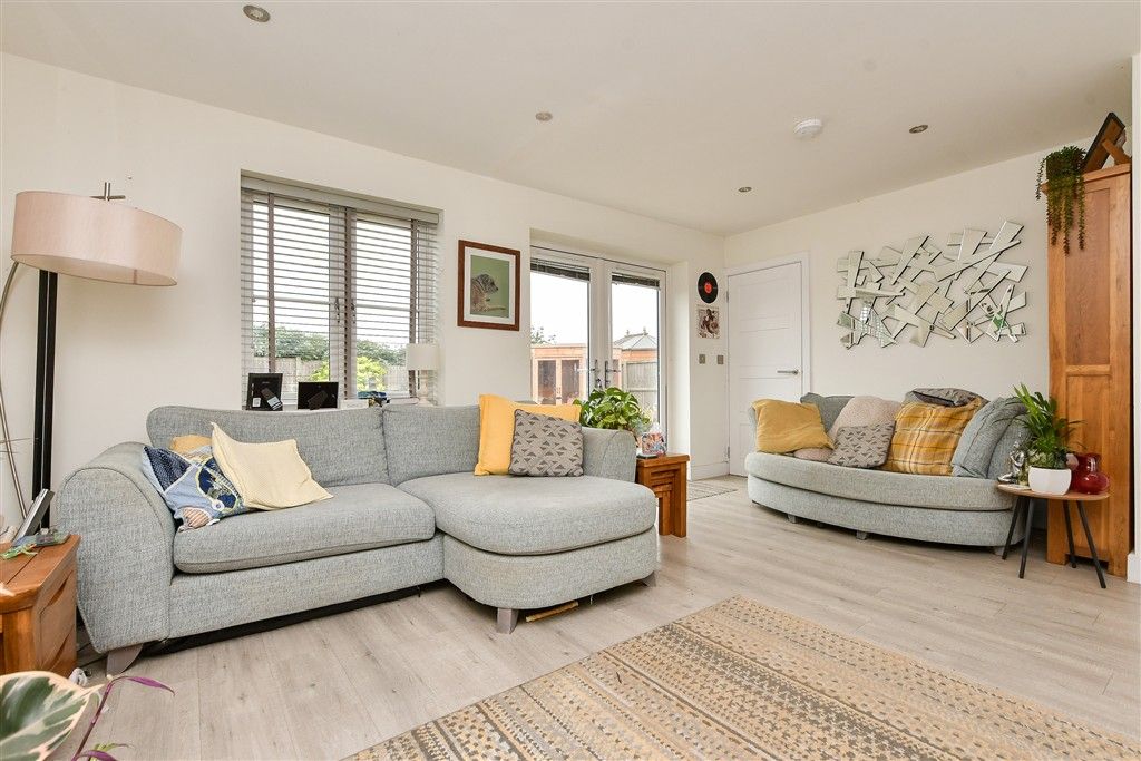 Property photo 2 of 16 Lounge
