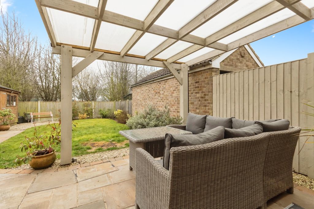 Property photo 2 of 21 Garden