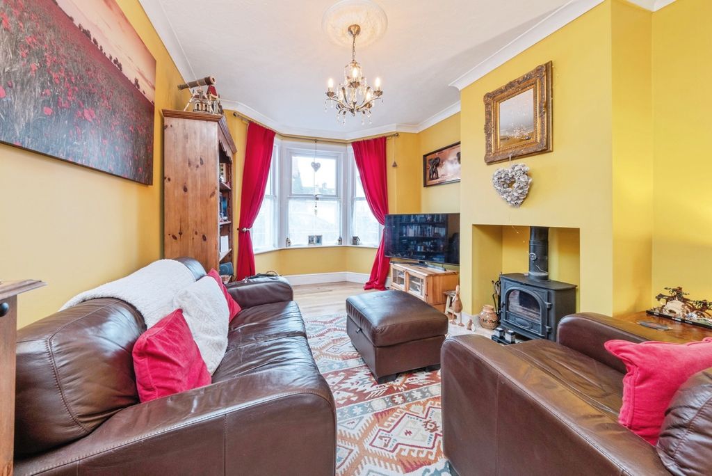 Property photo 3 of 17 Pbox-Img.Jpg