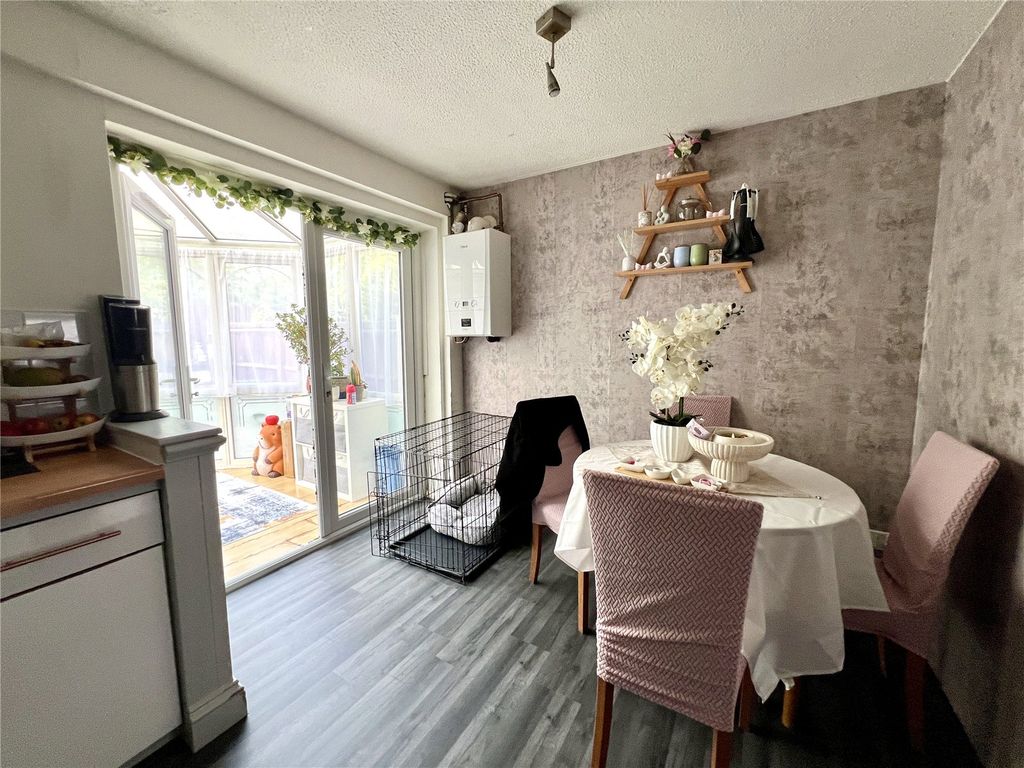 Property photo 3 of 11 Dining Room