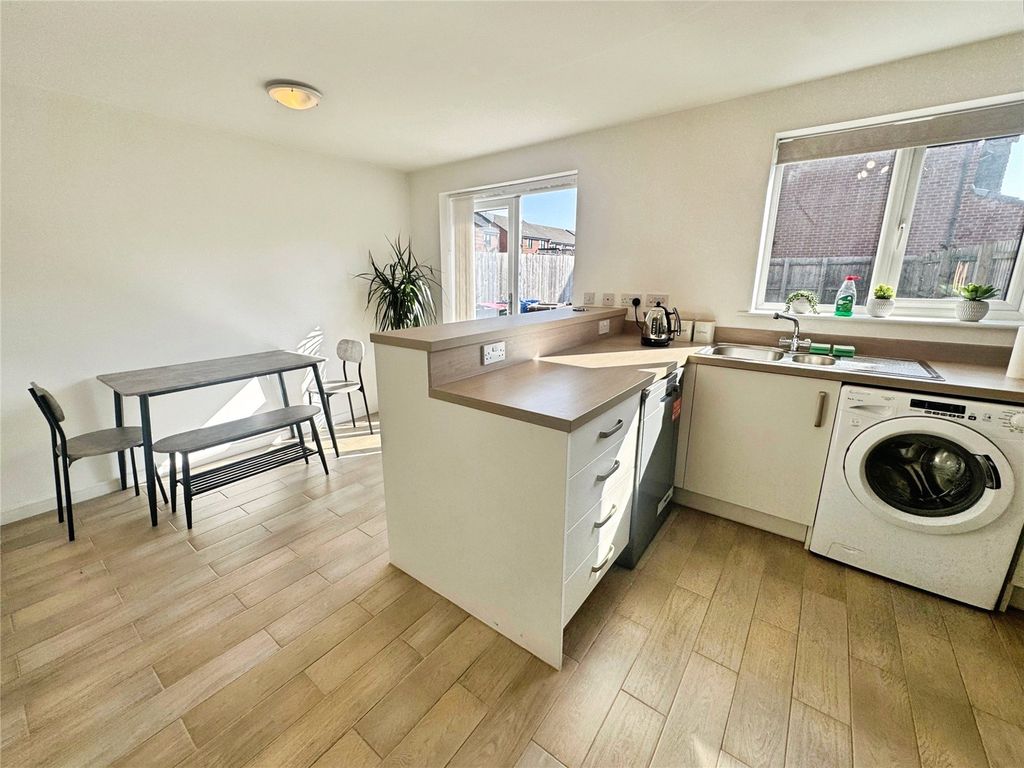 Property photo 3 of 10 Picture No. 04