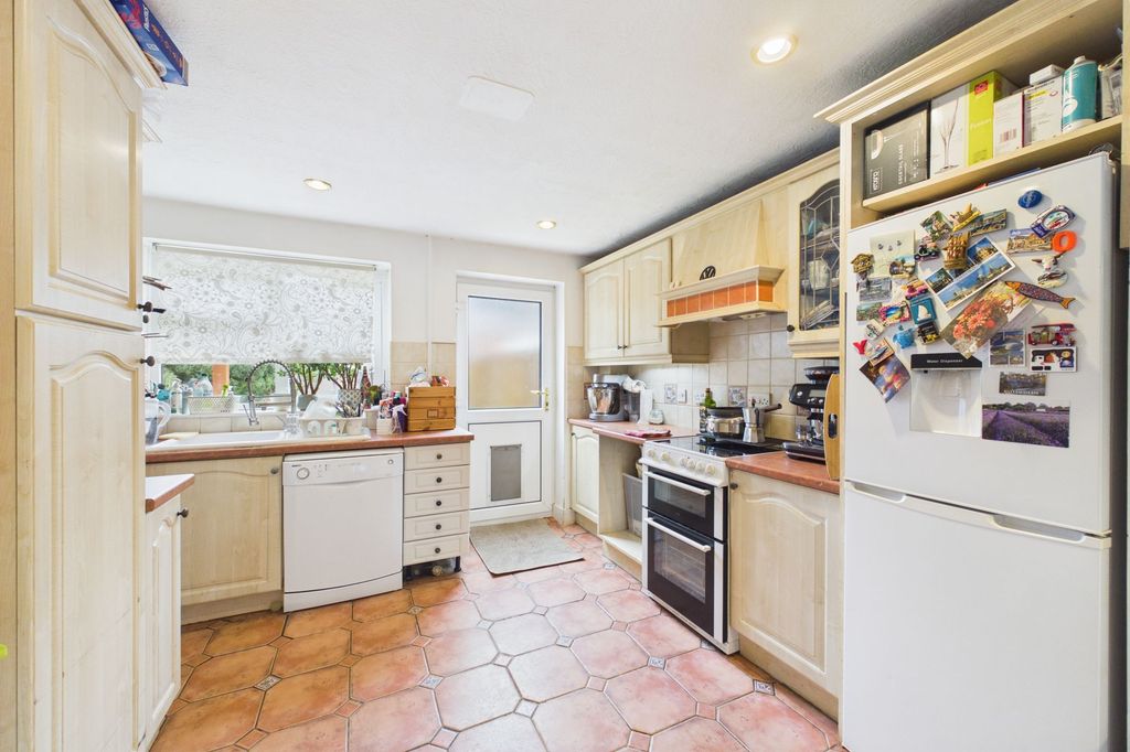 Property photo 2 of 16