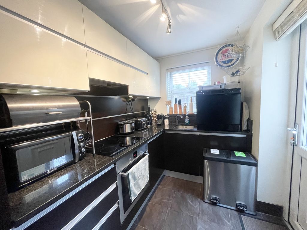 Property photo 2 of 11 Photo 3