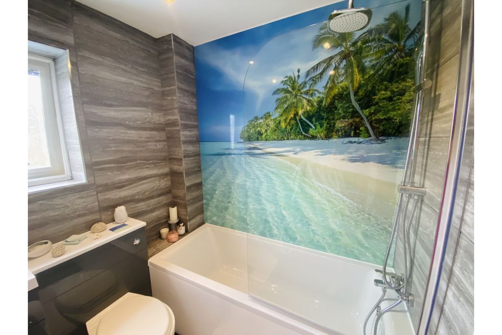 Property photo 3 of 14 Bathroom