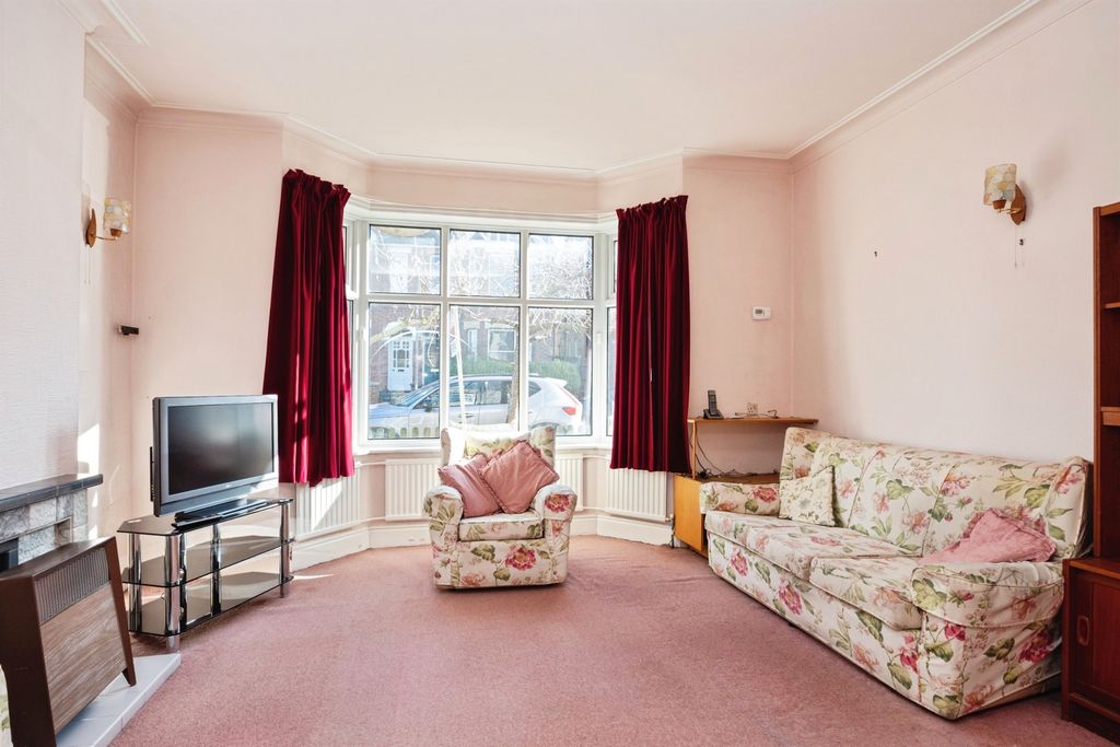 Property photo 3 of 22