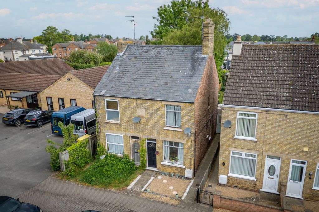 Property photo 1 of 18