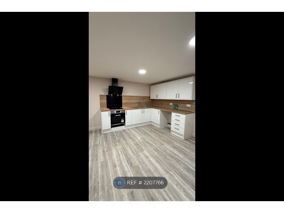 Property photo 1 of 7 Kitchen