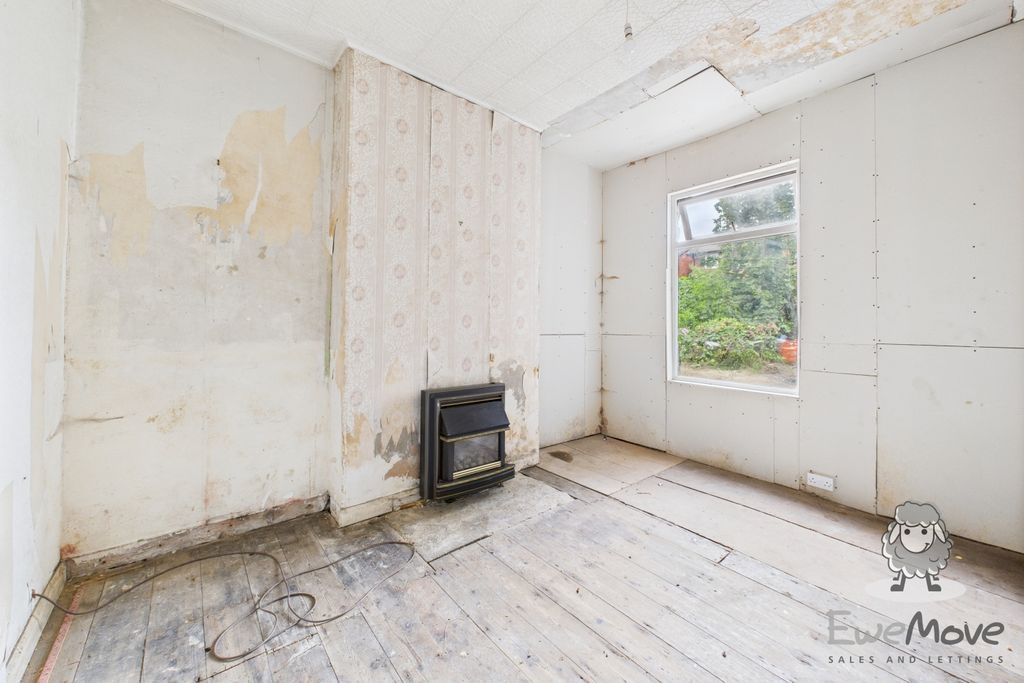 Property photo 3 of 11 3