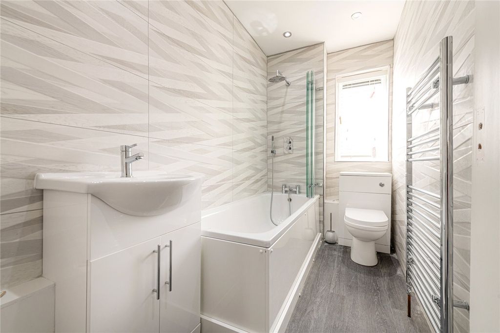 Property photo 3 of 8 Picture No. 02