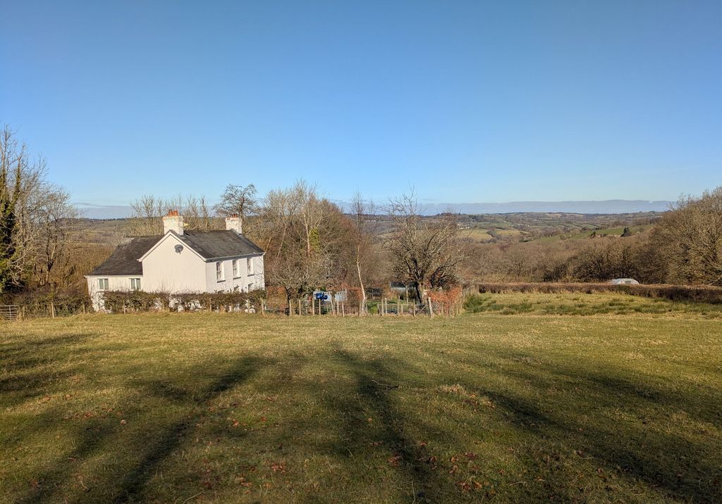 Property photo 3 of 27