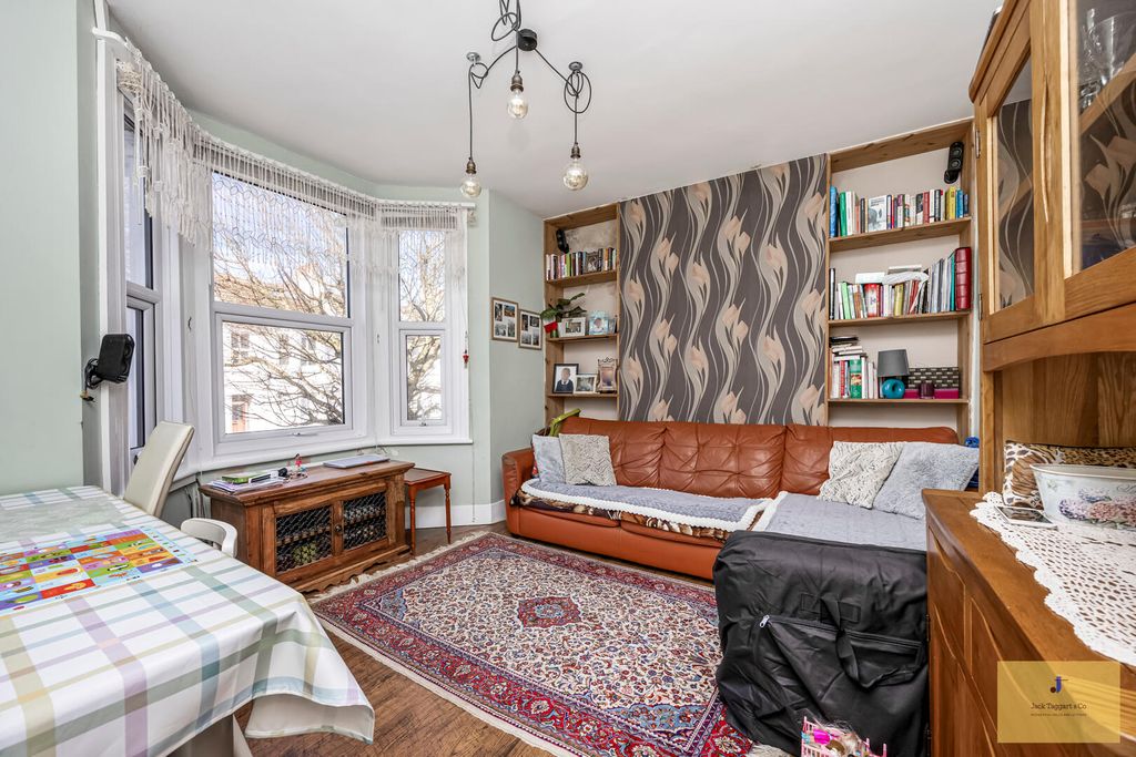 Property photo 2 of 17 Living Room