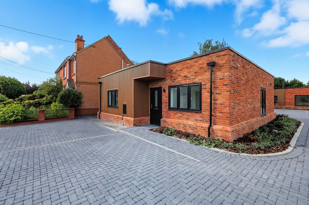 Property photo 1 of 10