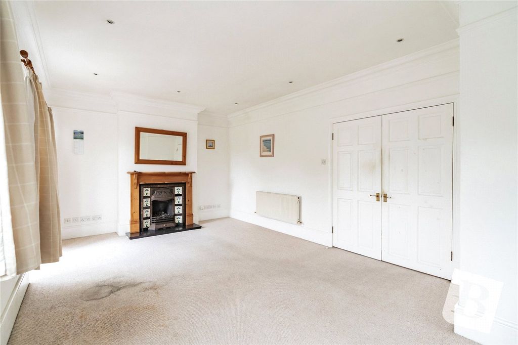 Property photo 2 of 11 Picture No. 01