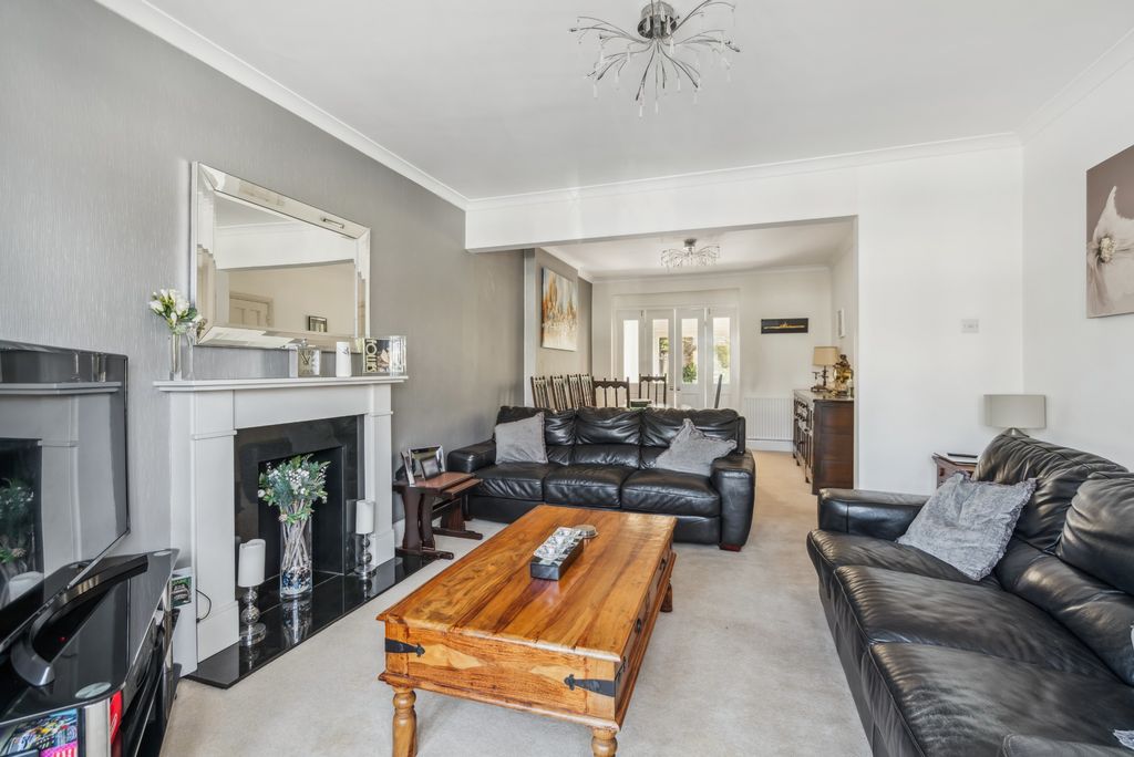 Property photo 2 of 13