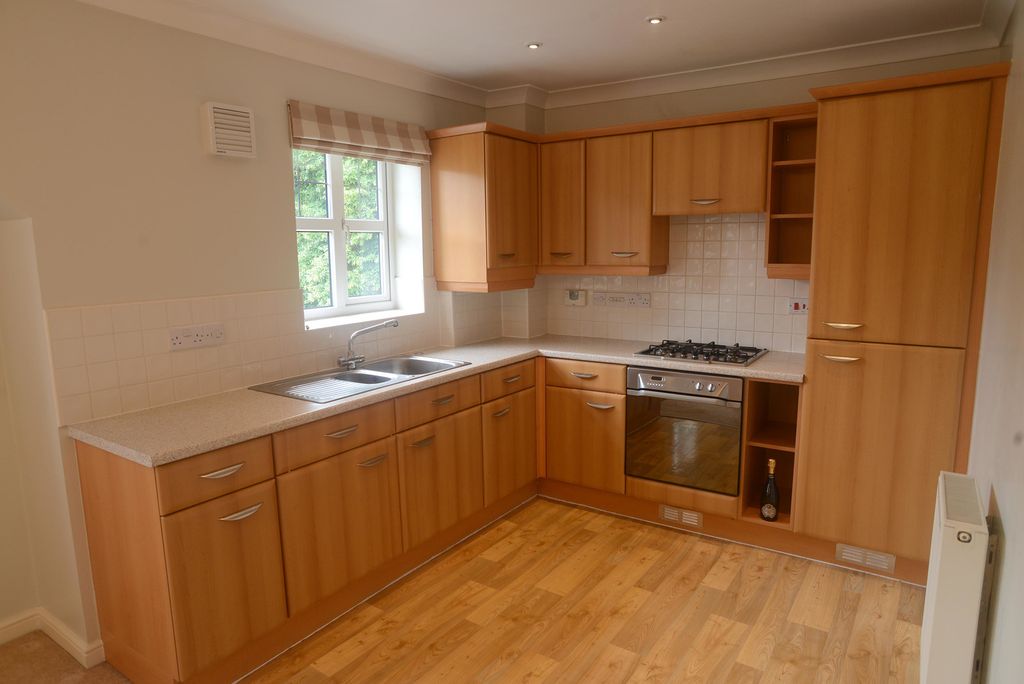 Property photo 2 of 11 Kitchen