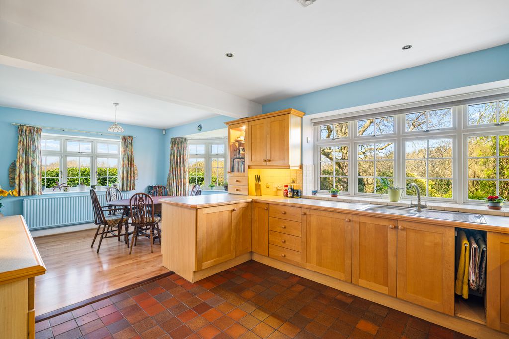 Property photo 3 of 54