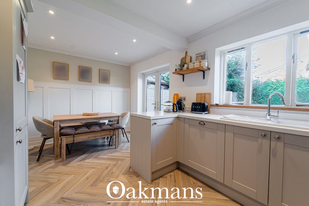 Property photo 3 of 17 Kitchen