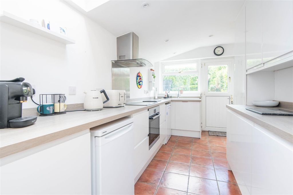 Property photo 3 of 21 Kitchen