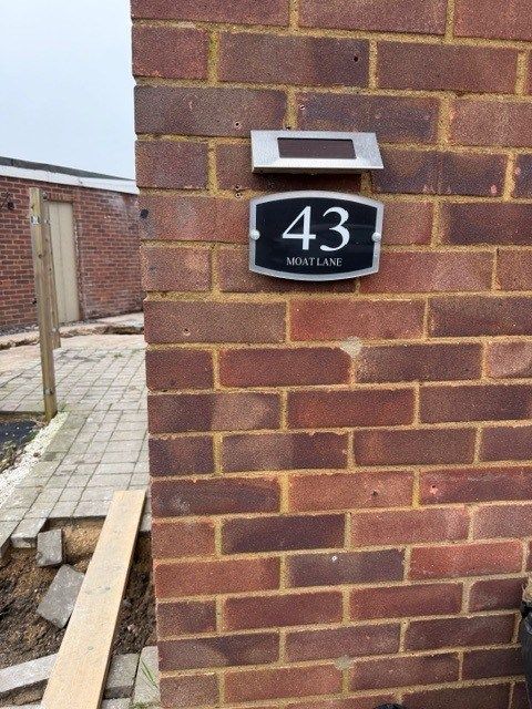 Property photo 1 of 5 Studio To Rent Moat Lane, Luton Lu3