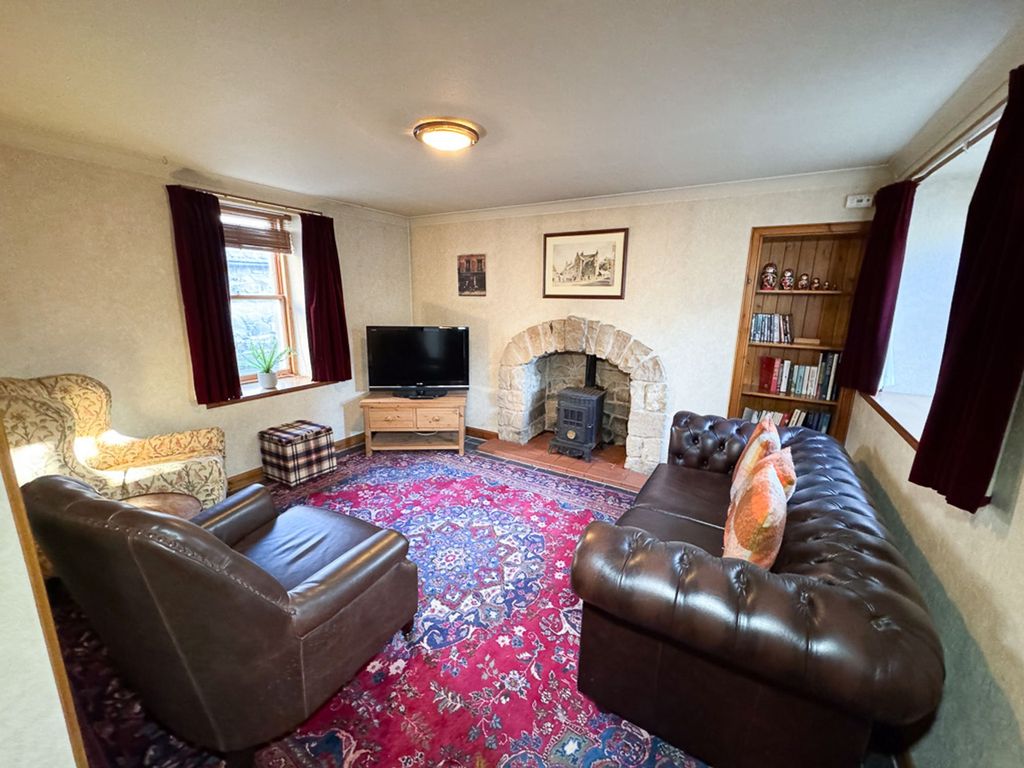 Property photo 3 of 14 Lounge
