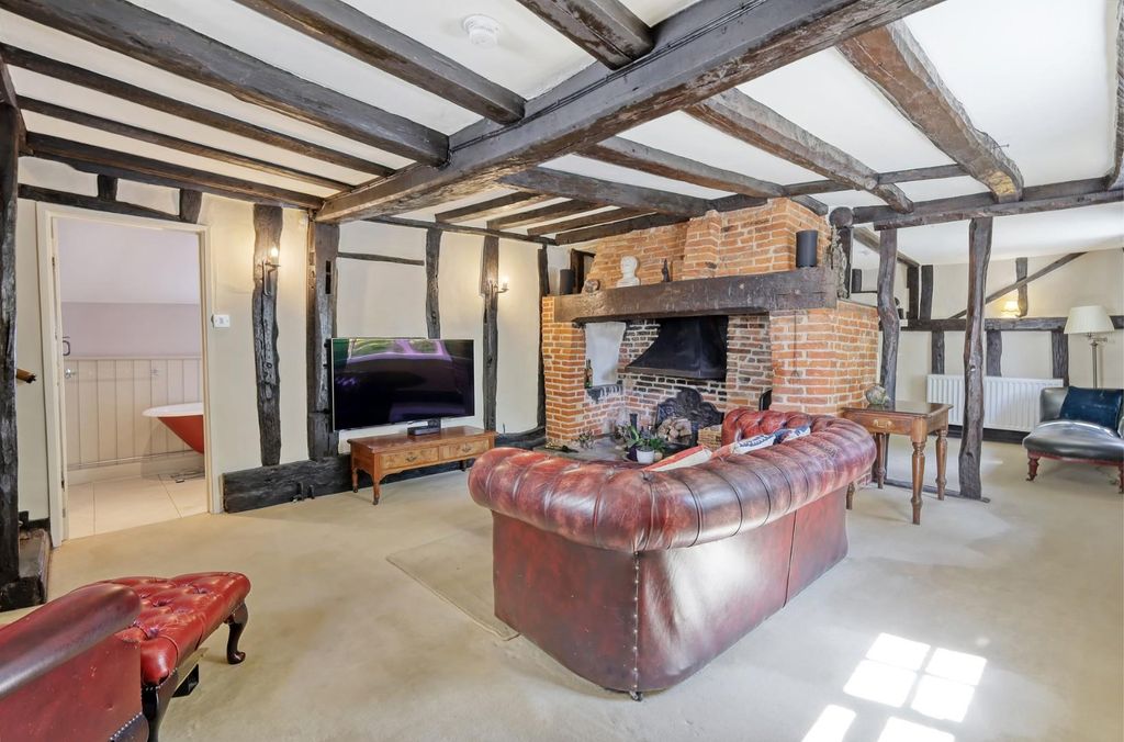 Property photo 2 of 21 Living Room