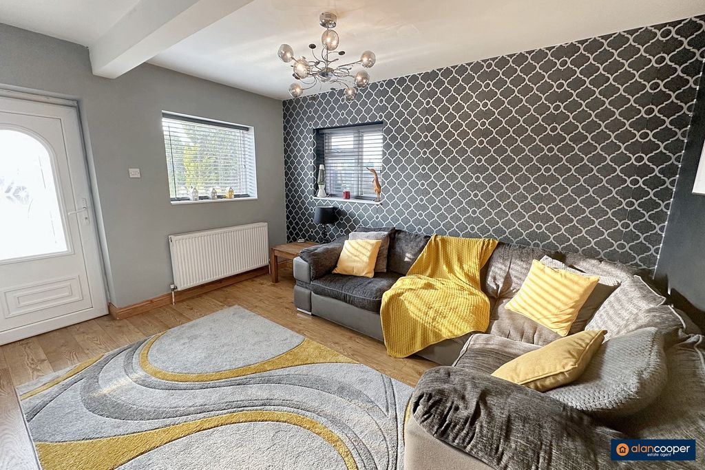 Property photo 3 of 17 3890975