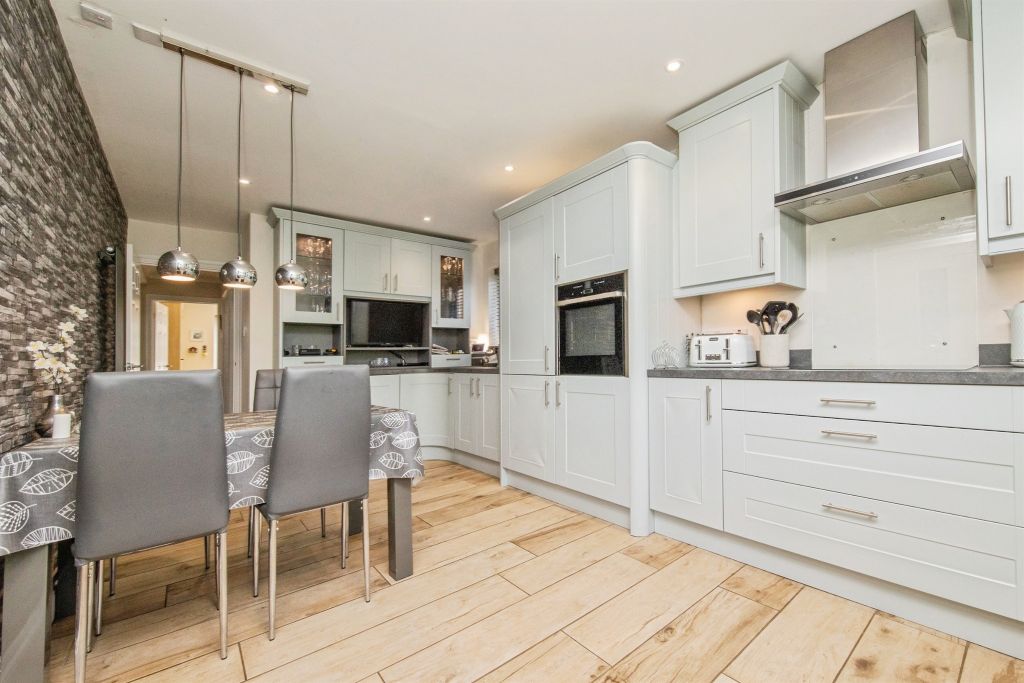 Property photo 1 of 27