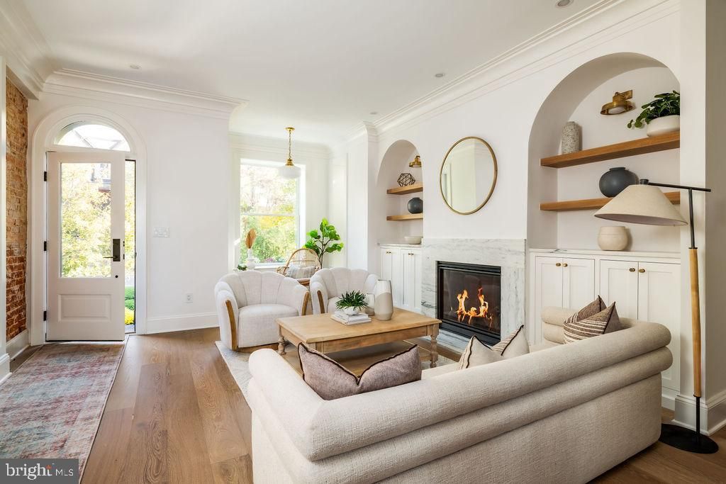 Property photo 3 of 35