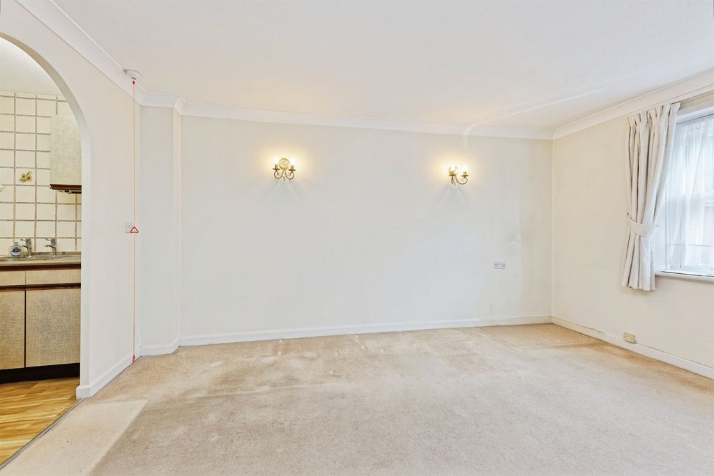 Property photo 3 of 13