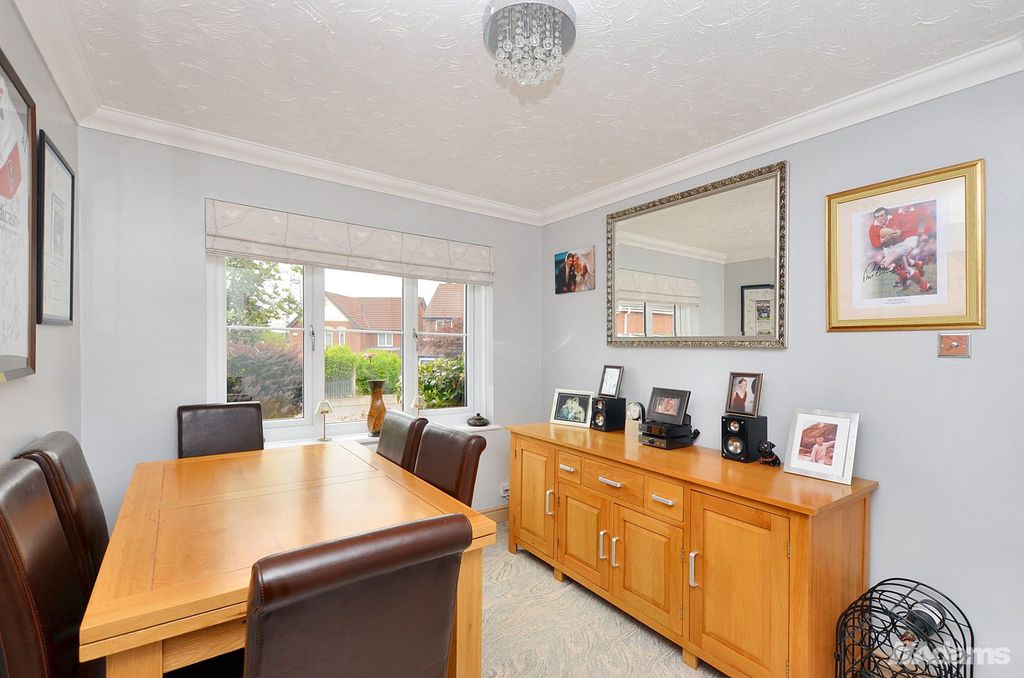 Property photo 3 of 33