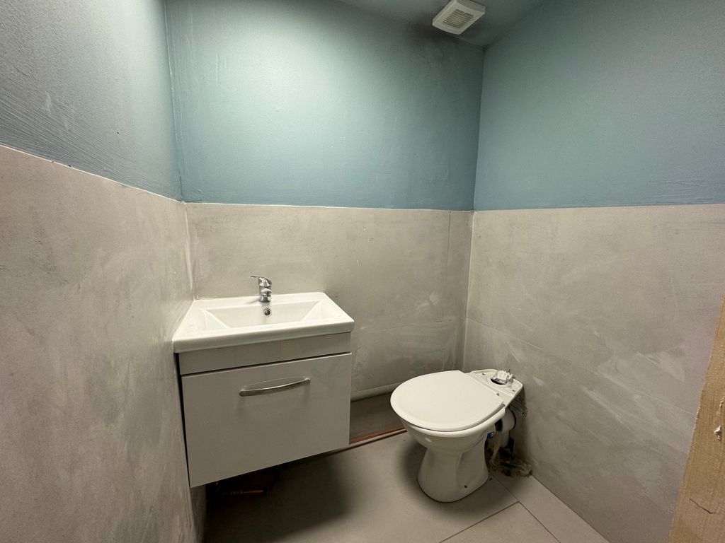 Property photo 3 of 3