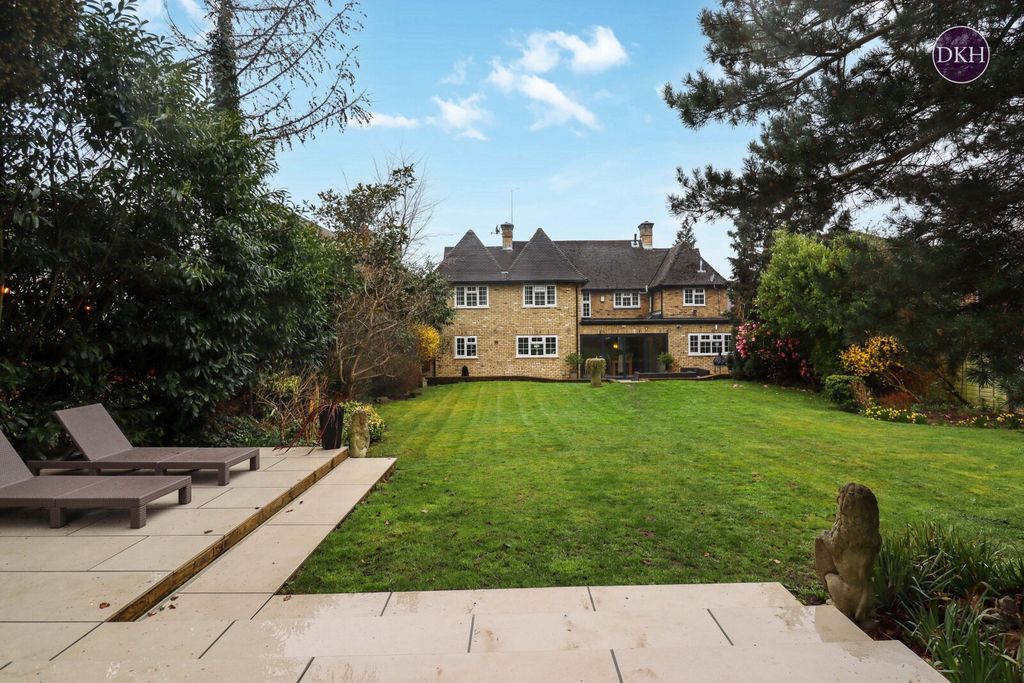 Property photo 2 of 32 Picture No. 56