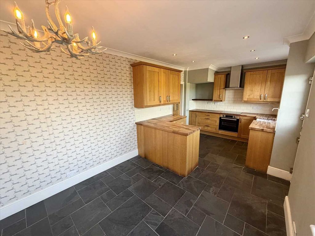 Property photo 3 of 26