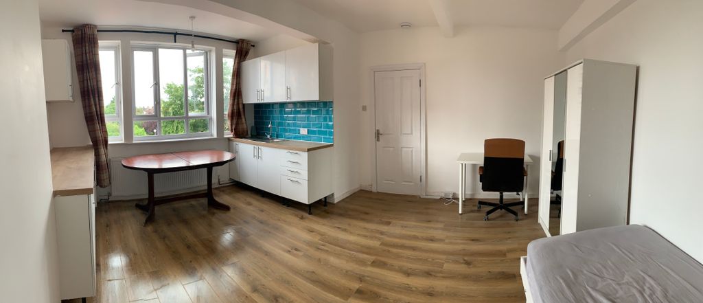 Property photo 3 of 3