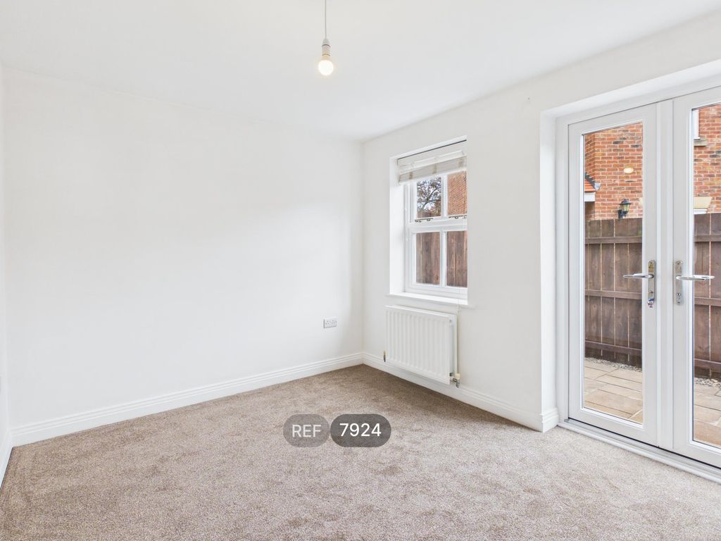 Property photo 3 of 22 Living Room