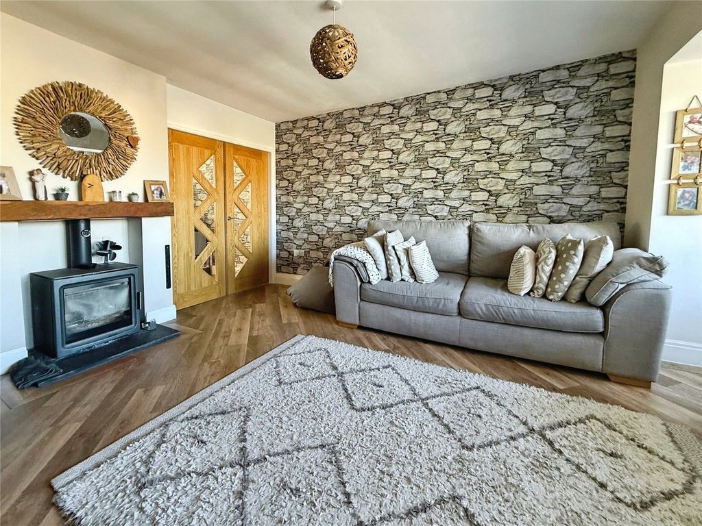 Property photo 2 of 16 Picture No. 14