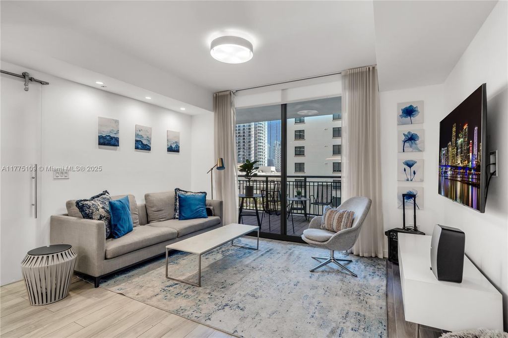 Property photo 3 of 43 <Alttext/>