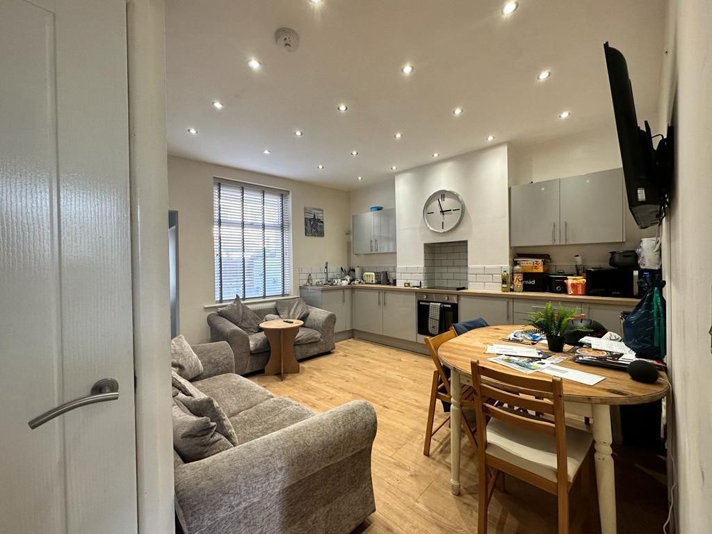 Property photo 3 of 9 Ma9E1Onqpk-Lfmi_Dyz_1W.Jpg