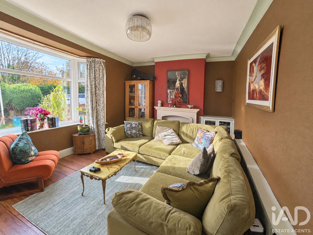 Property photo 2 of 17