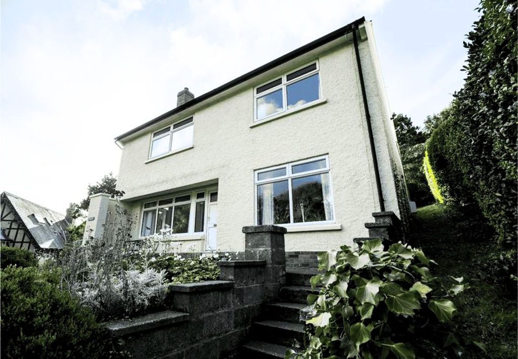 Property photo 2 of 27