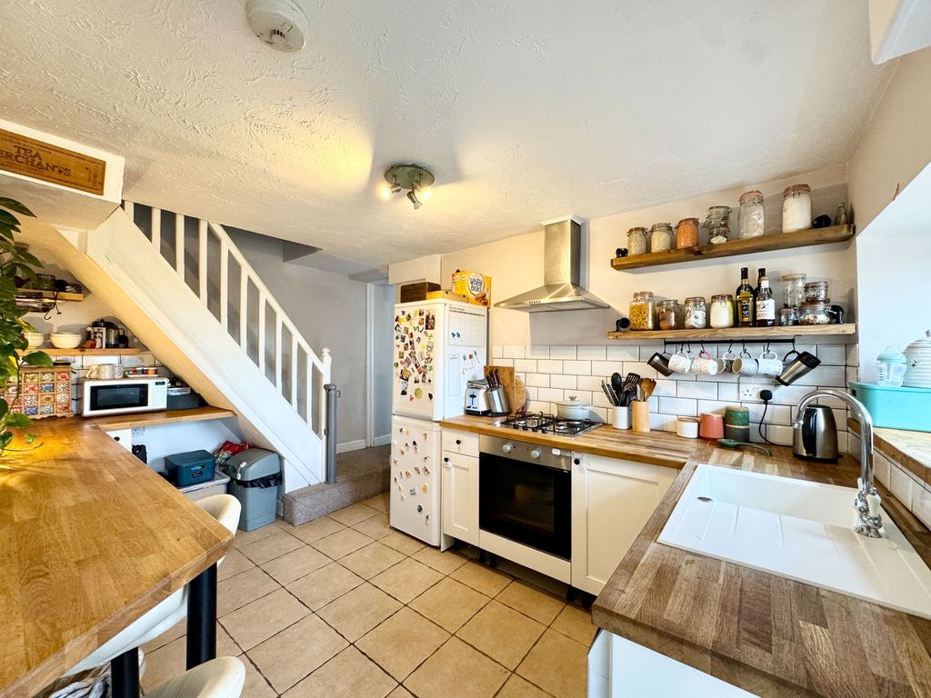 Property photo 2 of 24