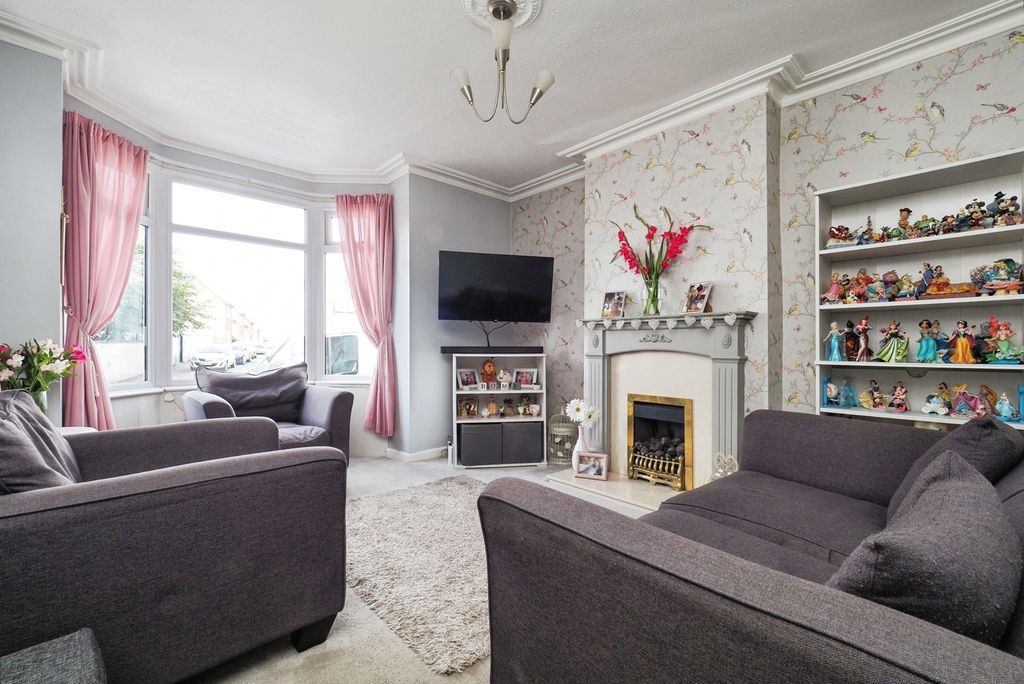 Property photo 3 of 27 Pbox-Img.Jpg
