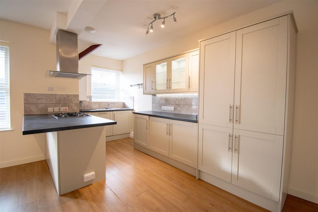 Property photo 2 of 8 Photo 06-11-2025, 13 22 58.Jpg