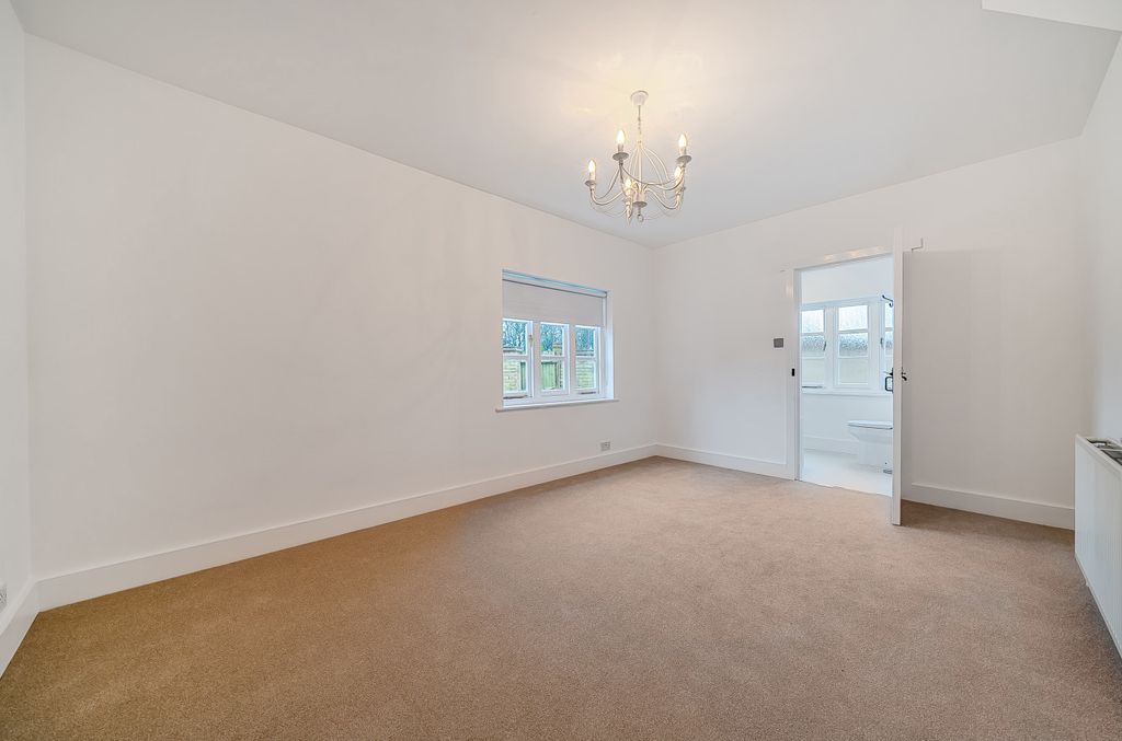 Property photo 3 of 11 Bedroom